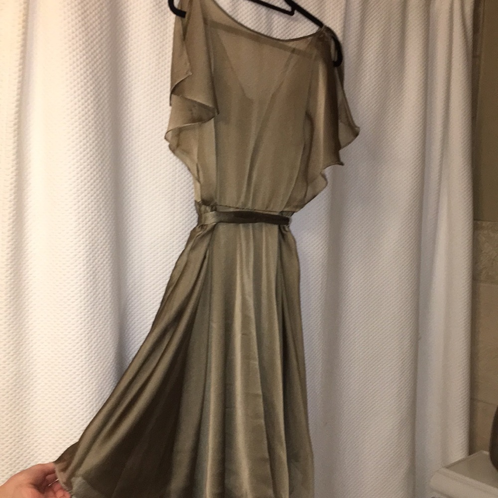 London Times Flowing dress